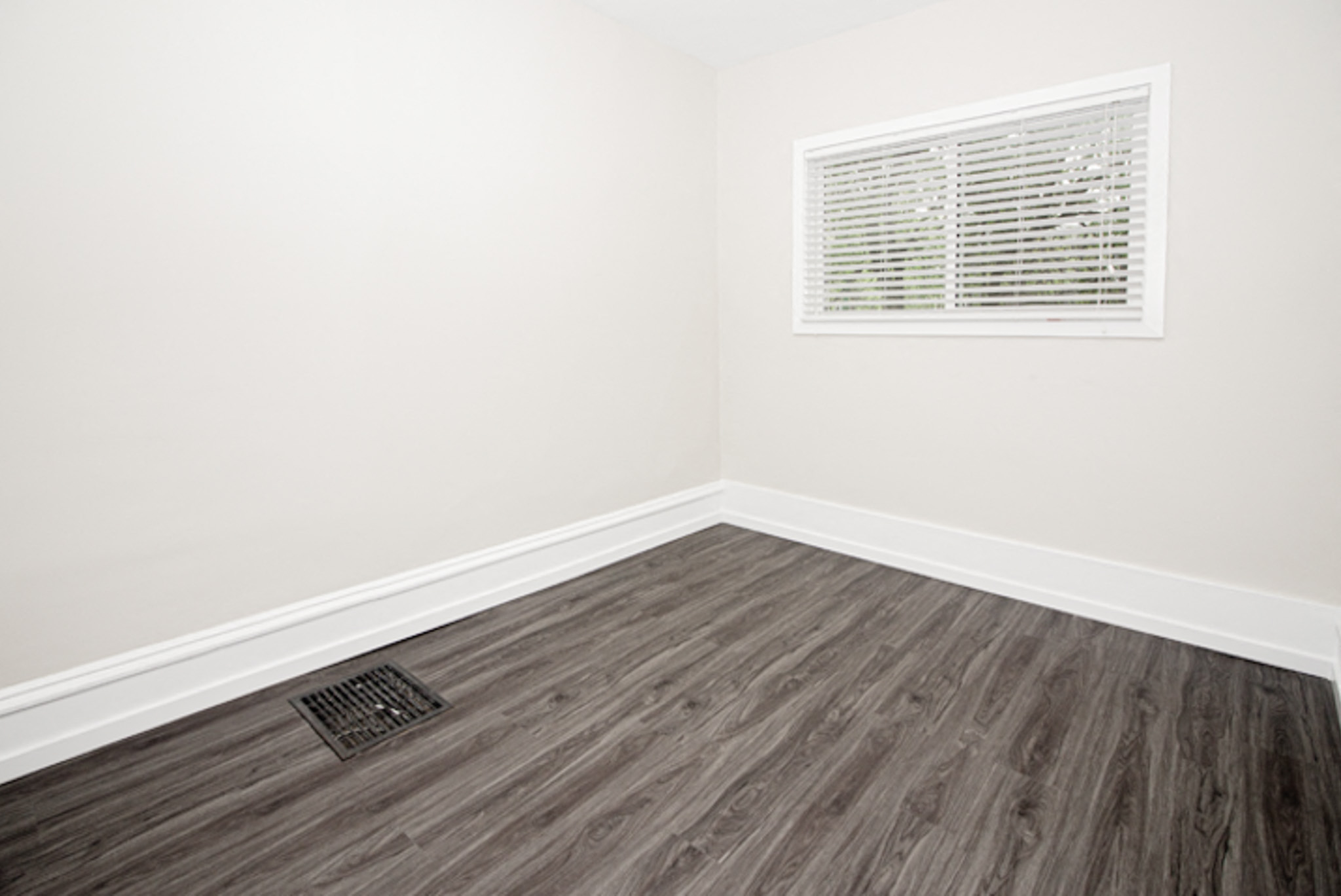 840 Grosvenor Duplex House Rental